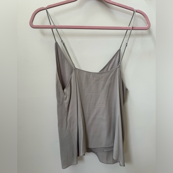 Wilfred Free by Aritzia light grey V skinny adjustable strap tank top size:small - Picture 3 of 5